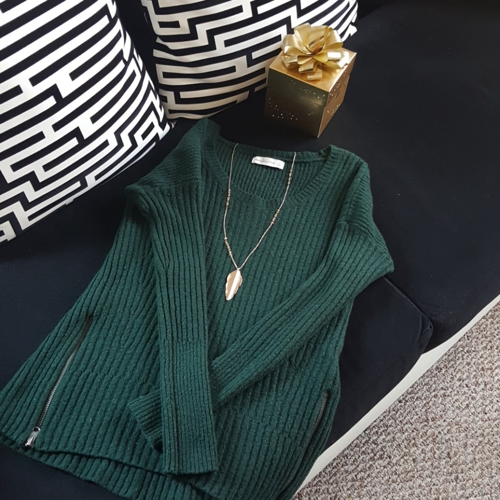 Abercrombie and Fitch Sweater